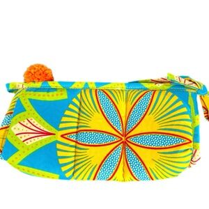 BRAND NEW✨ ZIPPED POUCH of African fabric.